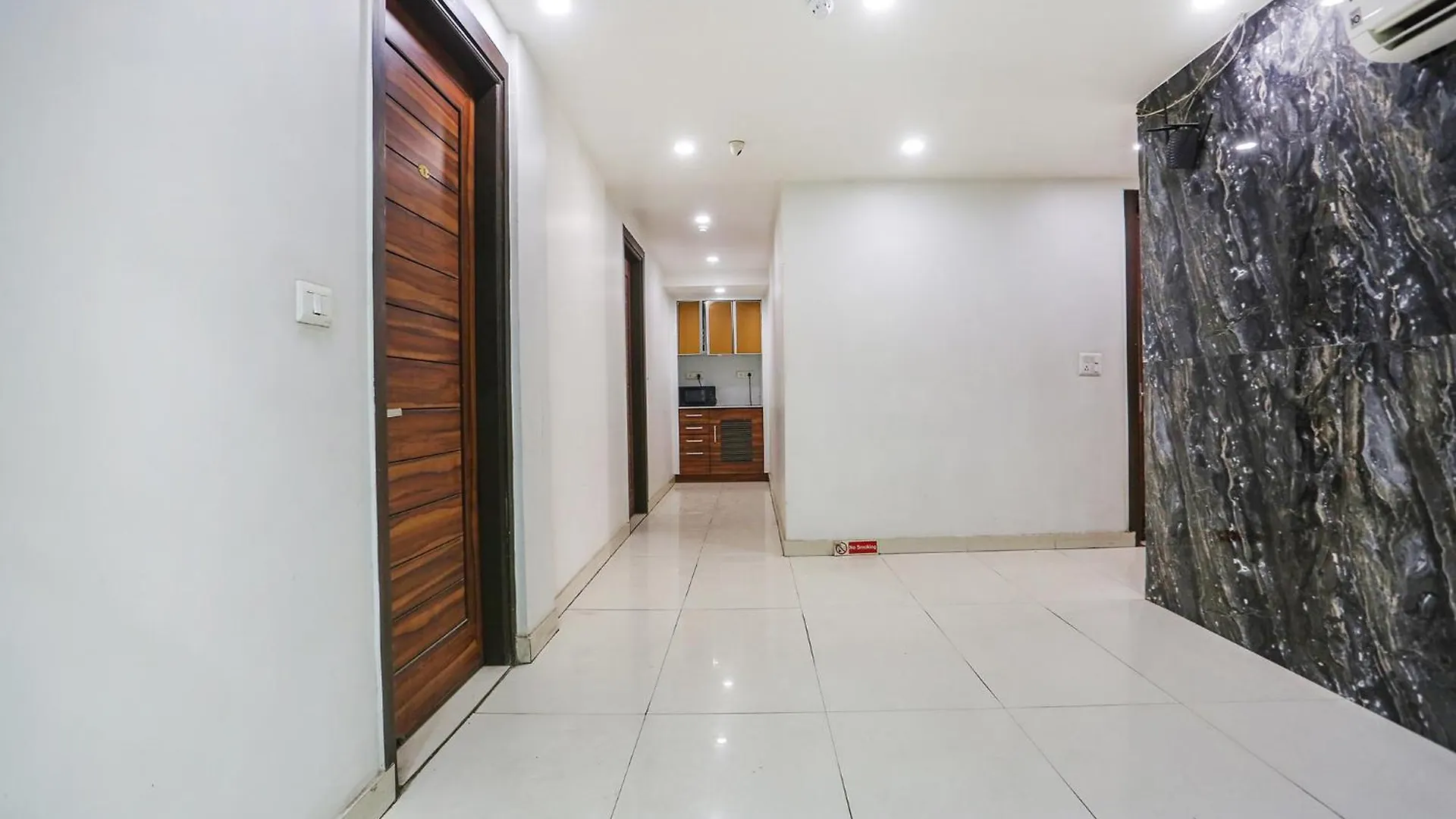 Fabhotel Gold Inn Janakpuri Delhi