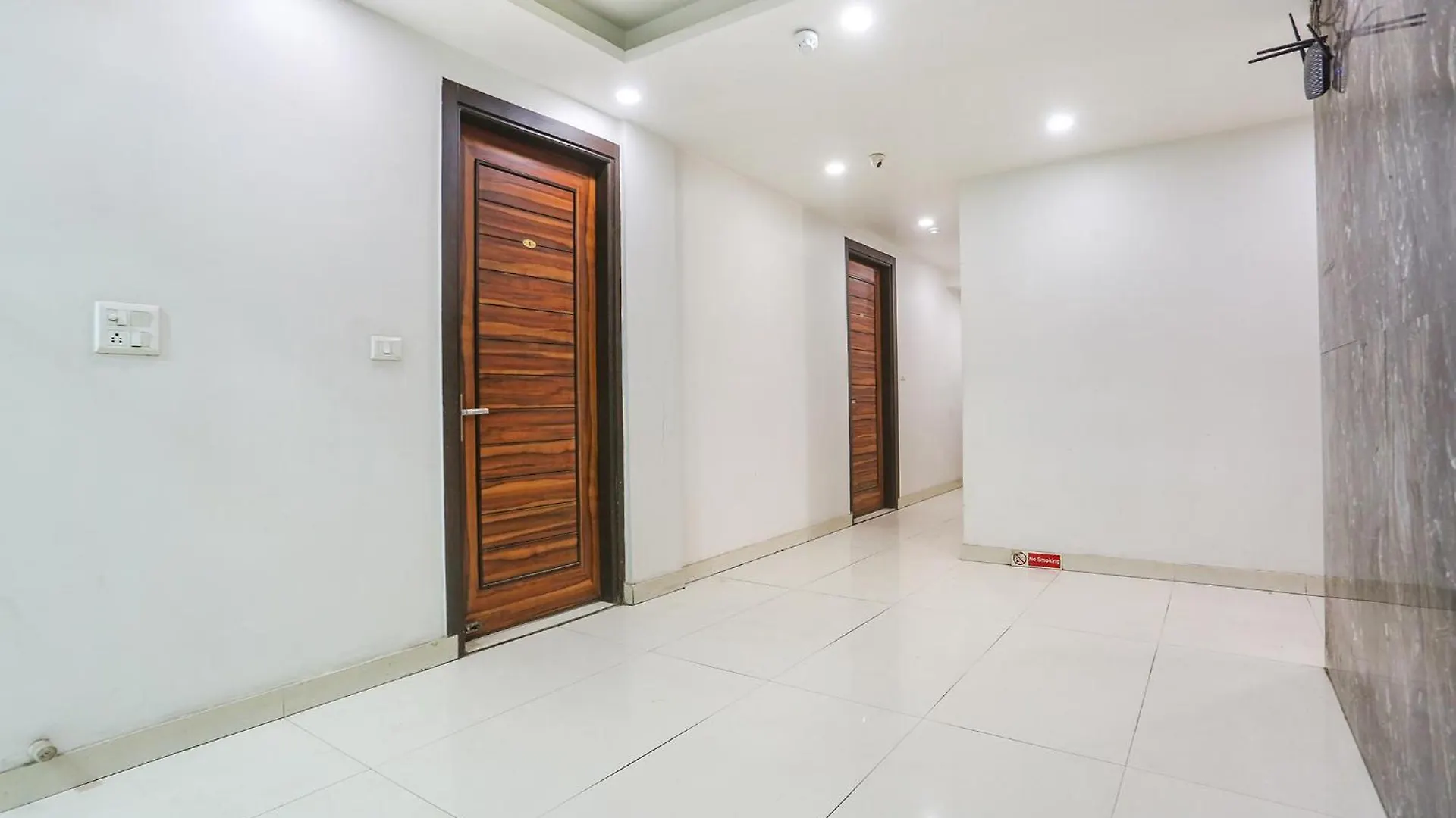 Hotel Fabhotel Gold Inn Janakpuri Delhi