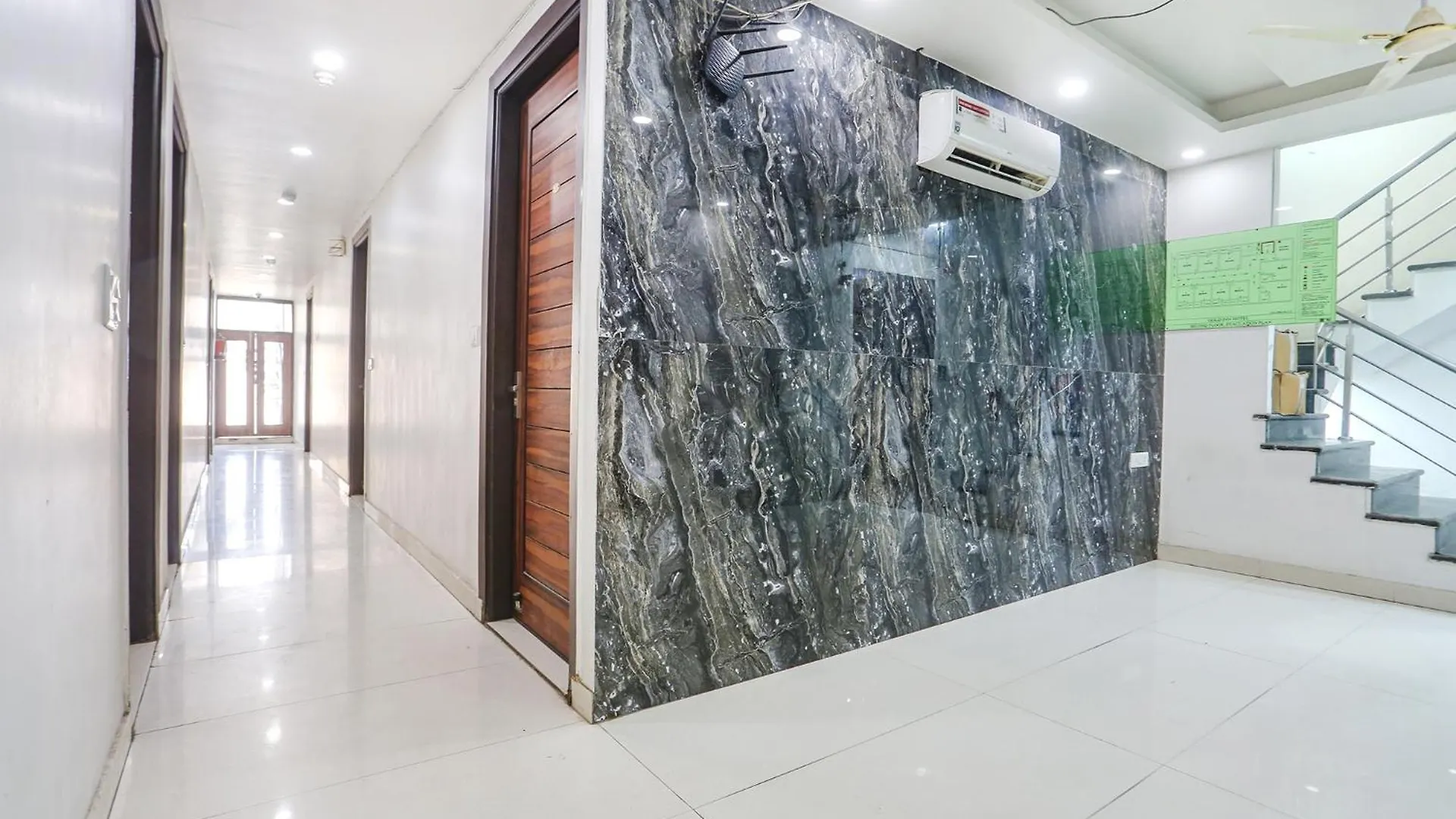 Hotel Fabhotel Gold Inn Janakpuri Delhi