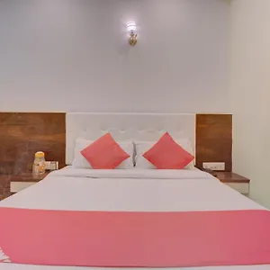 *** Hotel O Shiv Ganga India